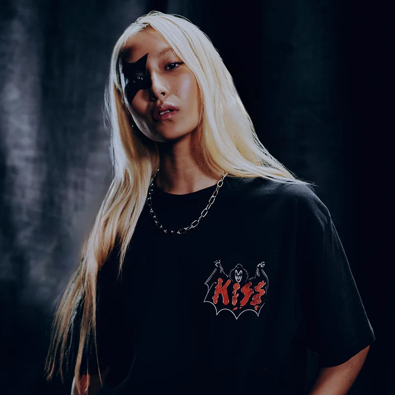 Kiss - BAT WING CHEST T-SHIRT